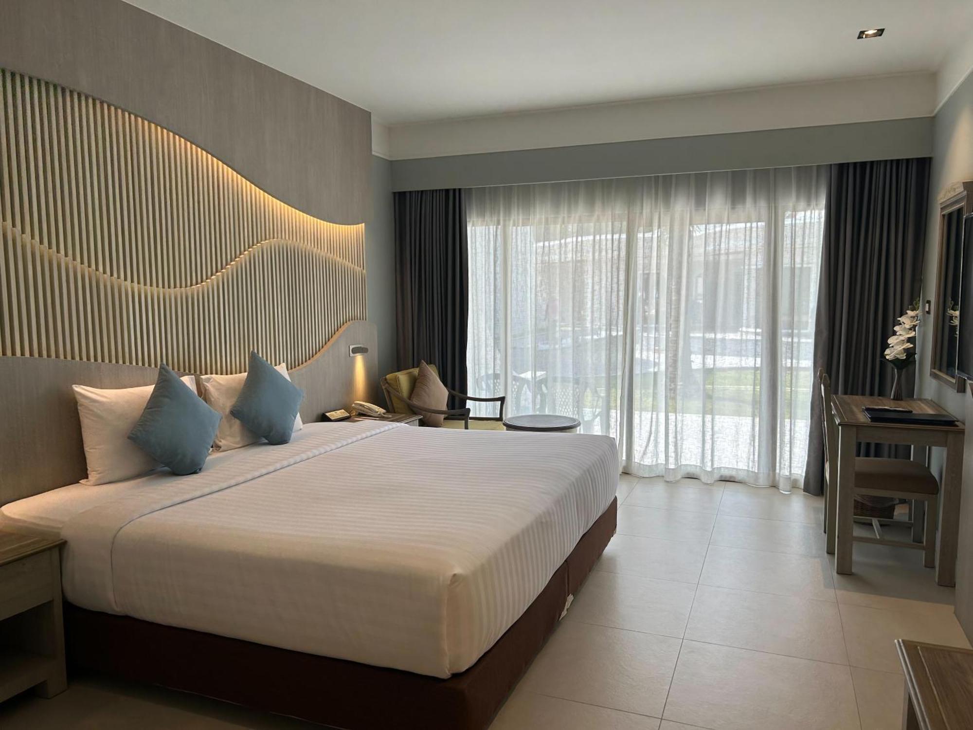 Amora Beach Resort Phuket Bang Tao Beach  Eksteriør billede